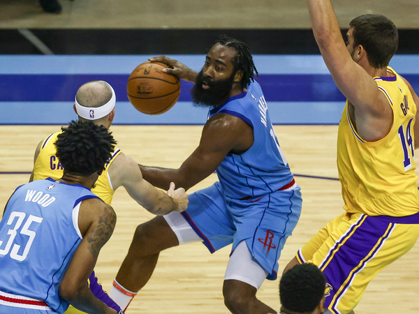 Houston traspasa a James Harden a los Nets