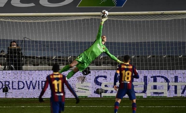 HOY / Ter Stegen lleva al Barcelona a la final de la Supercopa de España