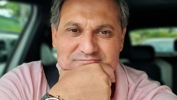 Presentador de tv que negaba al covid y se oponía a usar tapabocas muere tras contraer el virus