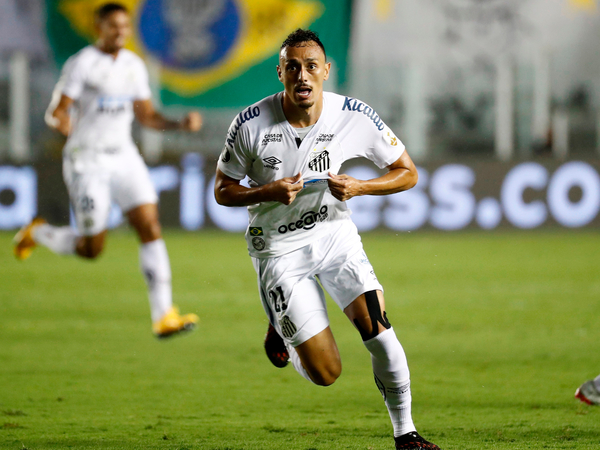 Santos es finalista tras golear a Boca Juniors