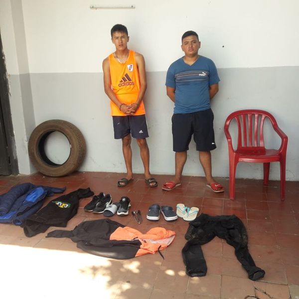 Detienen a tres jóvenes que habrían participado de hurto de celulares - Nacionales - ABC Color