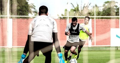 La Nación / Insisten por otro buen zaguero