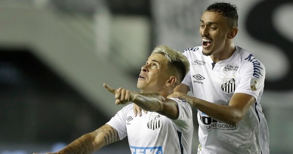 La Nación / Santos va por más historia
