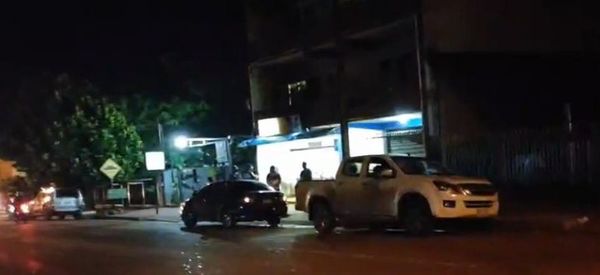 Un detenido, denunciado por intentar asesinar a padre del intendente de CDE - Noticiero Paraguay