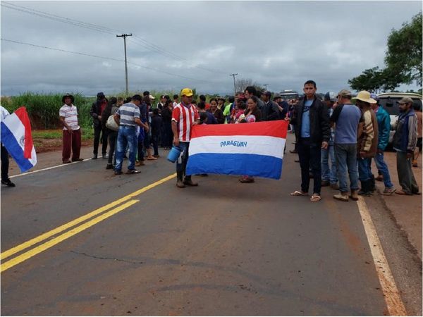 Marina Cué: Campesinos dicen que veto fue por presión y tratan de títere a Mario Abdo