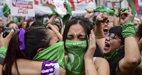 La Nación / El aborto legal entra en vigor en Argentina