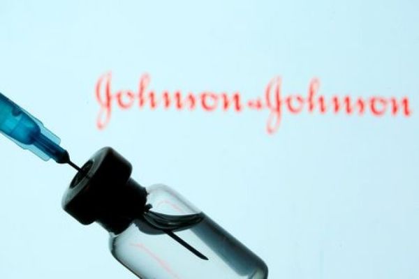 Johnson & Johnson dijo que su vacuna de una sola dosis no sería aprobada antes de marzo