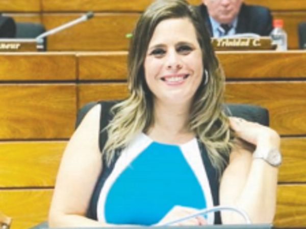 Diputado colorado trató de "María'i" a sus colegas