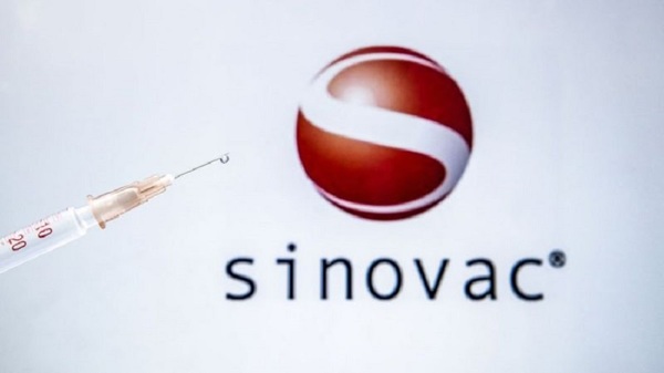 Brasil dice que la vacuna china CoronaVac tiene una eficacia del 50,4%