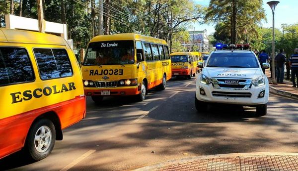 Propietarios de transporte escolar piden protocolo para volver a trabajar