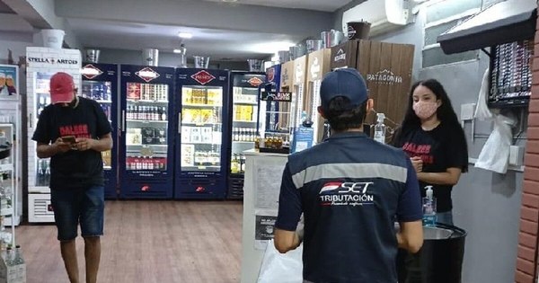 La Nación / Tributación fiscaliza formalización de comerciantes en San Bernardino