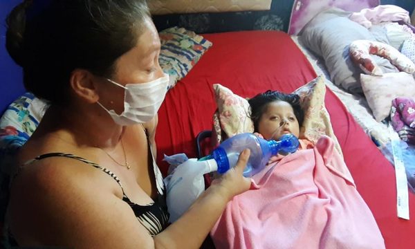 Esperan autorización para trasladar a beba al hospital Acosta Ñu