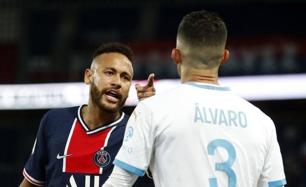 HOY / Neymar y Álvaro González vuelven a su duelo en las redes sociales