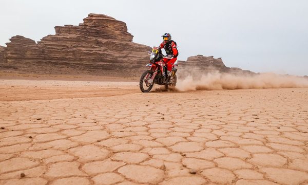 Dakar: Sunderland gana la penúltima etapa, Benavides continúa líder y Barreda abandona