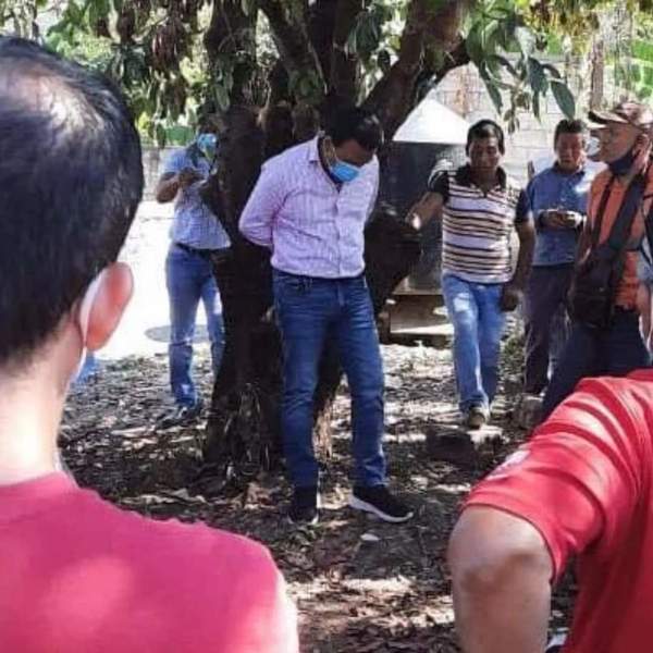 Intendente no cumplió con sus promesas y fue atado a un árbol – Prensa 5