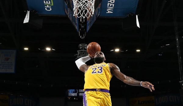 Los Lakers hacen historia con otra gran exhibición de básquet