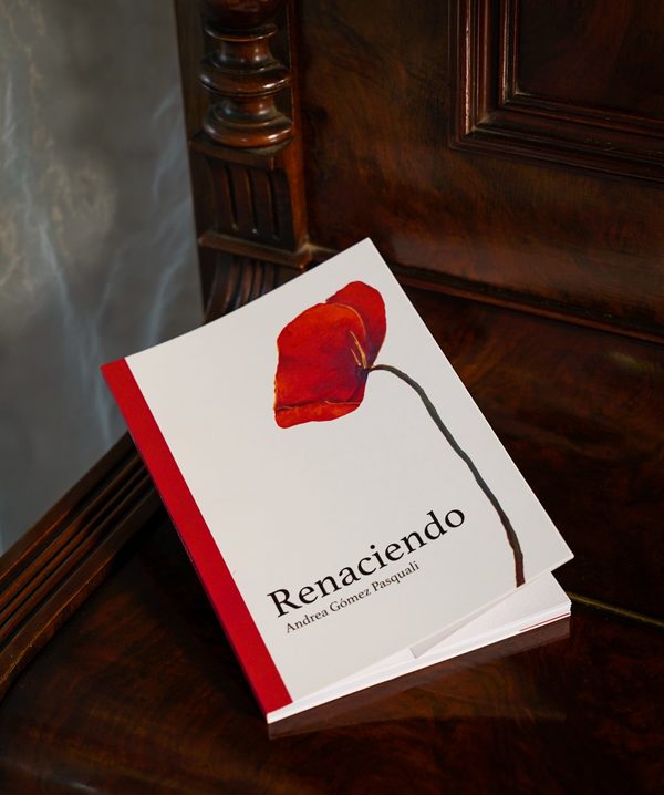 Presentan libro “Renaciendo” sobre el amor de unos padres a sus hijos | .::Agencia IP::.