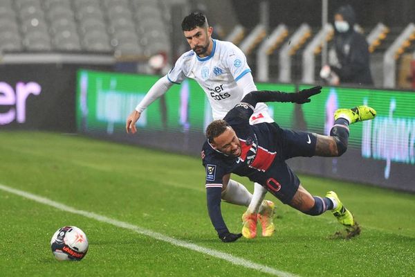 Nuevo cruce entre Neymar y Álvaro - Fútbol - ABC Color