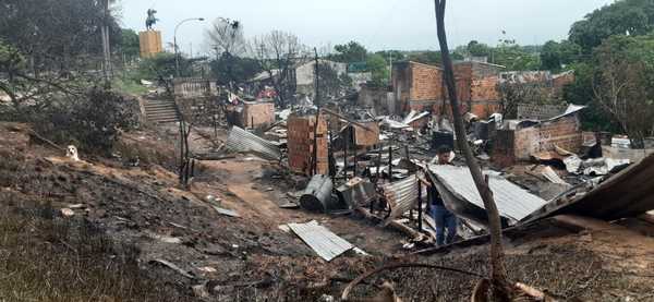 Intendente de Asunción aseguró que familias afectadas por incendio tendrán un lugar digno - Megacadena — Últimas Noticias de Paraguay