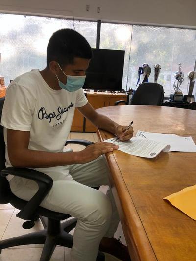 Mateo Gamarra: “Para mí es un sueño cumplido estar en Olimpia”