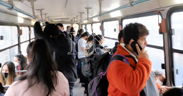 La Nación / Siguen controlando el uso de tapabocas en buses, asegura viceministro