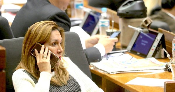 La Nación / Zulma Gómez rechaza juicio político a Abdo y exige la salida de corruptos