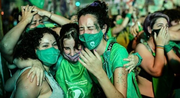 El aborto legal entra en vigor en Argentina - Noticiero Paraguay