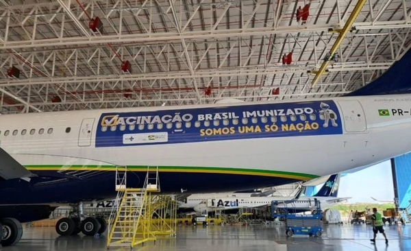 HOY / Parte rumbo a India avión que traerá dos millones de vacunas a Brasil