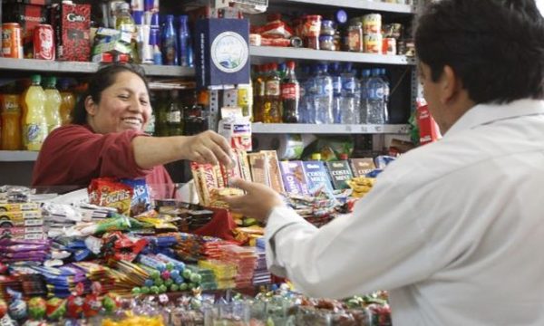Restricción sobre bebidas golpea a negocios formales y favorece ventas clandestinas, acusan