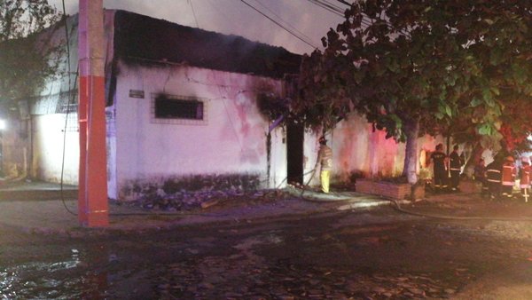 Controlan incendio en fábrica de Lambaré - Megacadena — Últimas Noticias de Paraguay