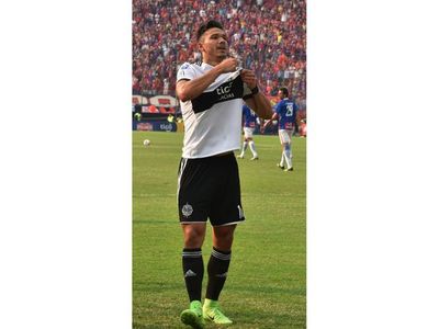 Walter González vuelve a Olimpia