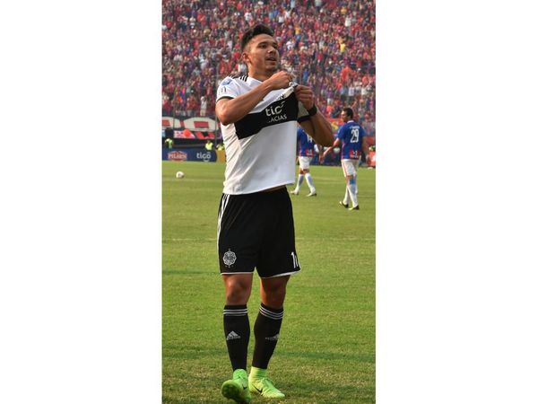 Walter González vuelve a Olimpia