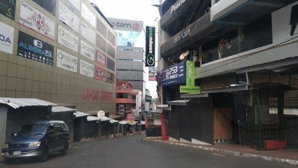 Ante elevado costo de alquileres de locales comerciales, locatarios optan por cerrar sus negocios en Ciudad del Este