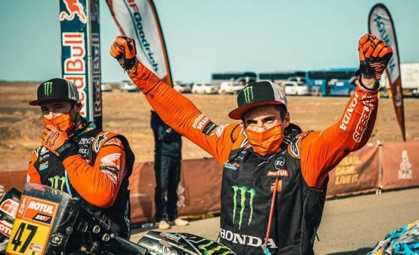 HOY / El argentino Kevin Benavides gana la 43 edición del Dakar en motos