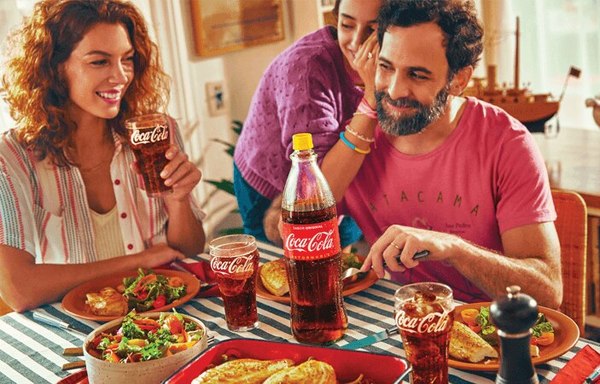 Campaña de Coca-Cola invita a ver el futuro con esperanza