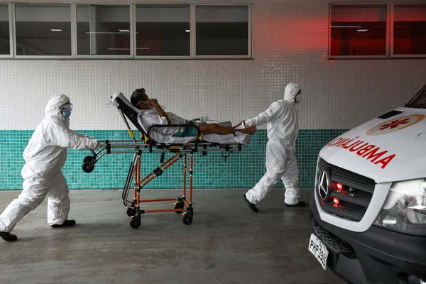 Brasil: Médicos tienen que elegir a quién salvar y a quien dejar morir | OnLivePy