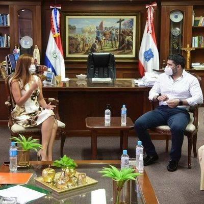 Exministra desmiente que reunión con Nenecho haya tenido una connotación electoral