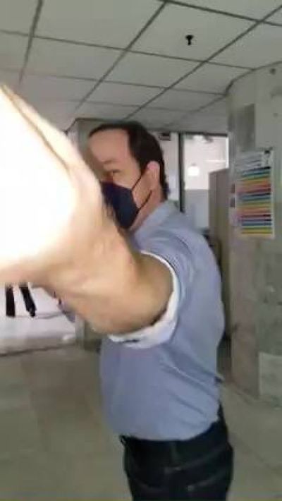 ¡Miguel Cuevas e hijos, ladrones!: escrachan a Enzo Cuevas en el Palacio de Justicia