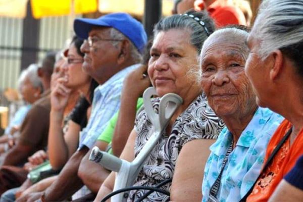 Falsos gestores siguen intentando estafar a adultos mayores para la pensión