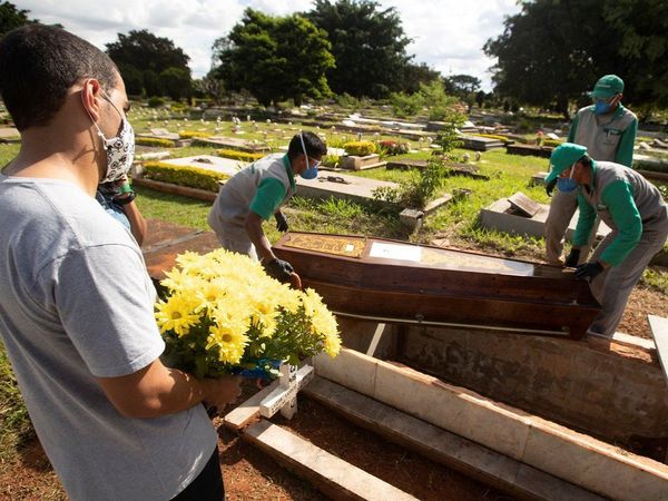 Las muertes mundiales por Covid-19 alcanzan los 2 millones