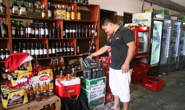 Comercios formales piden mayor control a venta ilegal de bebidas