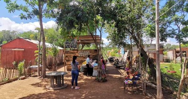 La Nación / Jóvenes de la ANR entregaron kits de alimentos e higiene en Luque