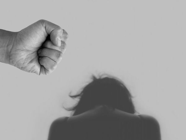 El Ministerio de la Mujer reporta casi 7.000 llamadas por violencia en 2020