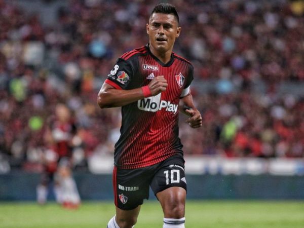 Osvaldito deja México después de 12 años