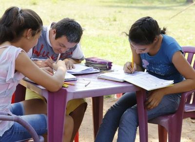 310.000 niños y adolescentes reciben alimentación, salud y educación mediante un programa a nivel nacional  - Nacionales - ABC Color