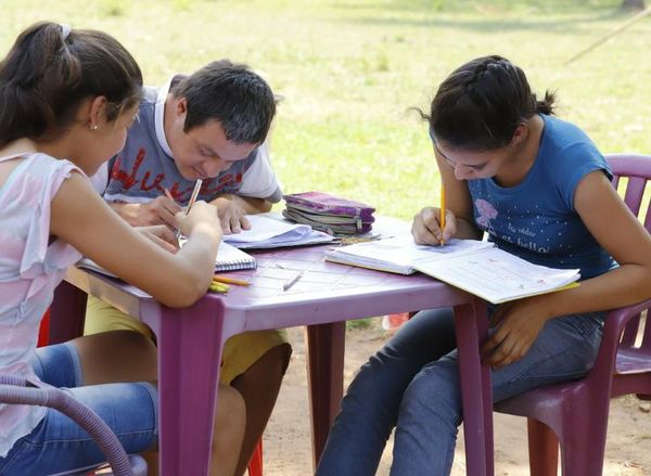 310.000 niños y adolescentes reciben alimentación, salud y educación mediante un programa a nivel nacional - Nacionales - ABC Color