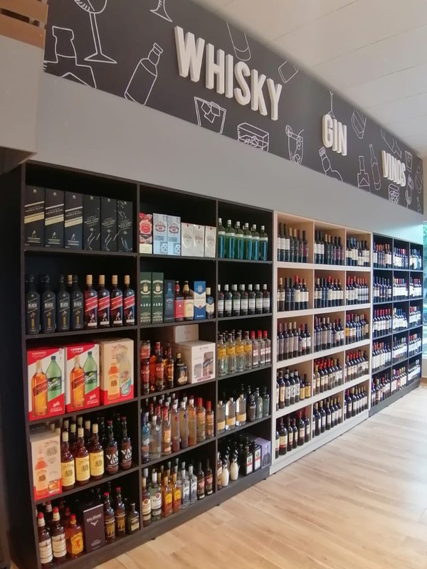 Bebidas alcohólicas: contrabando y restricciones golpean con fuerza a comercios formales