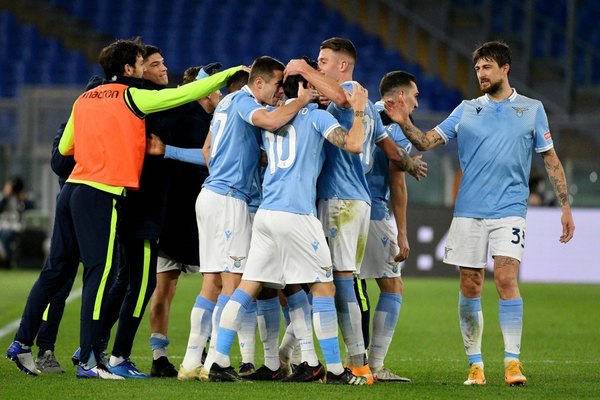 Lazio se queda con el clásico al golear a la Roma