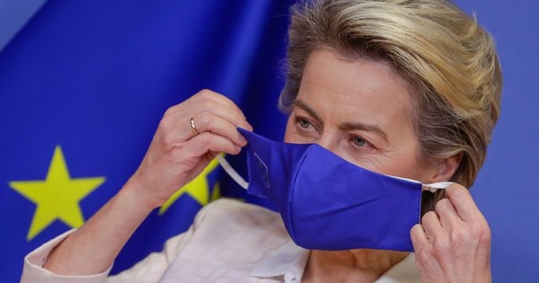 La Nación / Pfizer reducirá entrega de vacunas a fin de mes