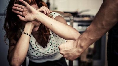 Reportan casi 7.000 llamadas de auxilio por violencia contra la mujer en 2020